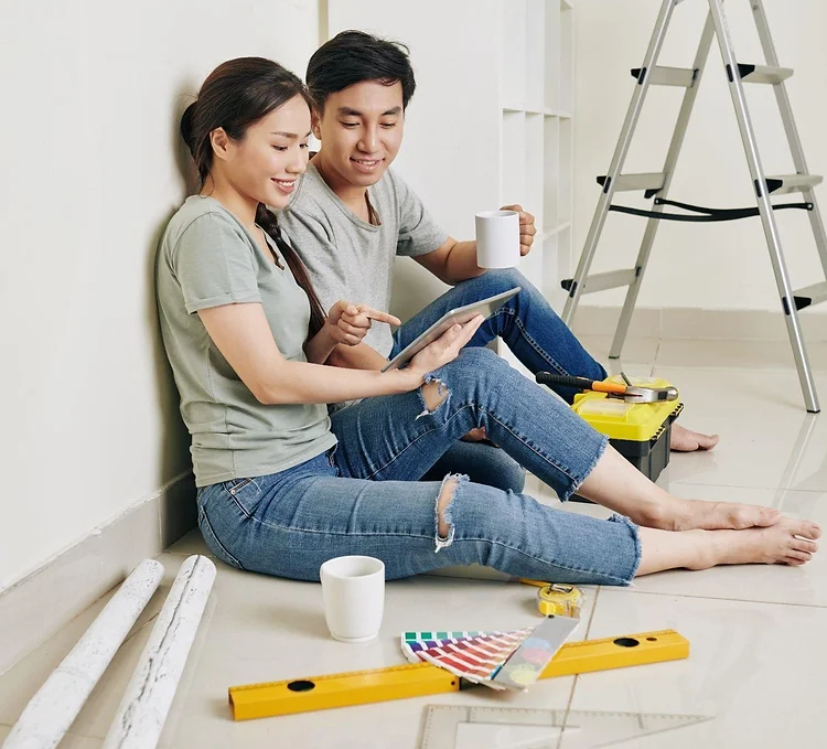 couple sitting on the ground